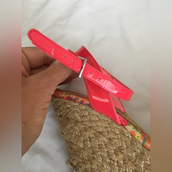 Sexy cute Gianni Bini pink/multicolored 5in peep toe platform wedges, size 7 - Picture 8 of 16